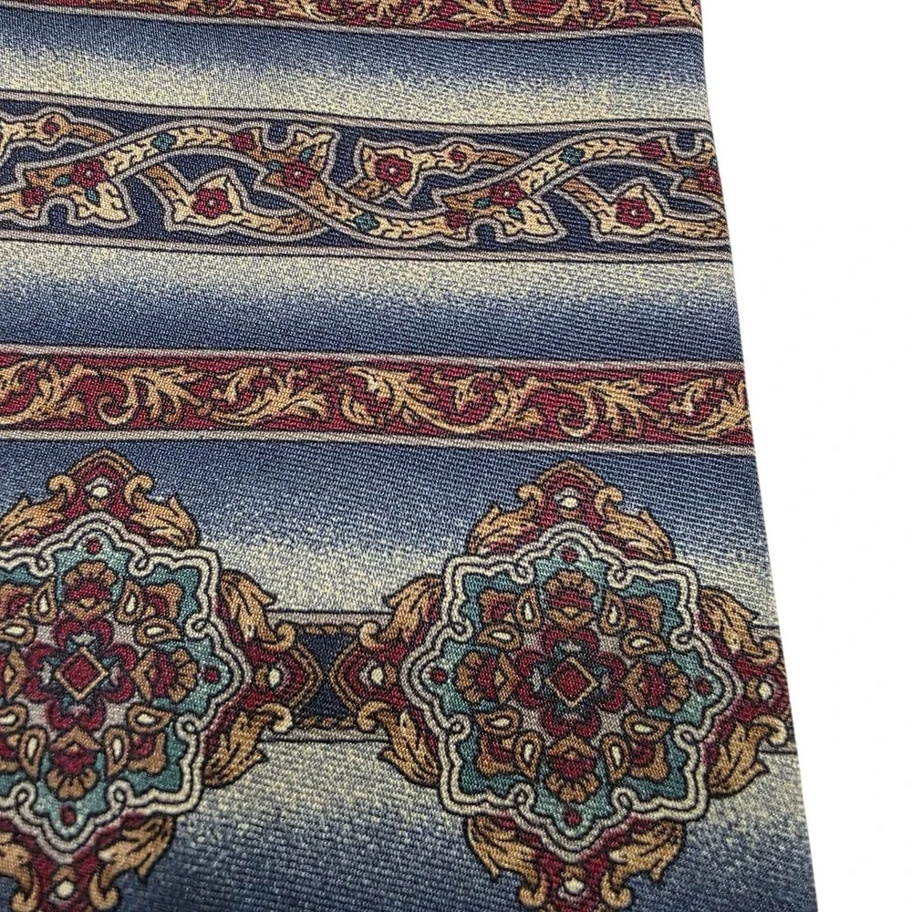Alexander Julian‎ Colours Pattern Mens Silk Blend Necktie Blue Red Mens Business